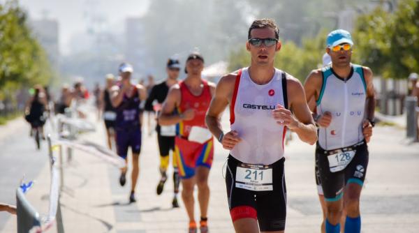 peste 1 000 de pasionati de sport din 16 tari participa la competitia trichallenge