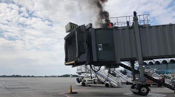 video incendiu la unul din terminalele aeroportului international otopeni