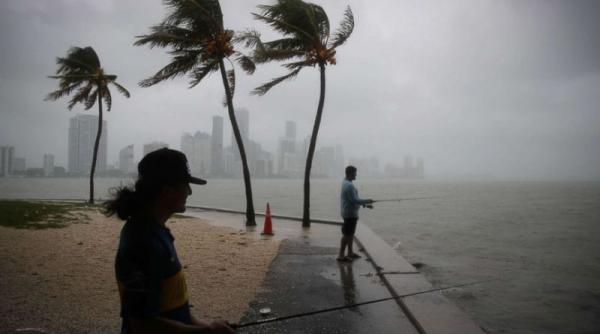 atentionare de calatorie sua uraganul florence a scazut in intensitate