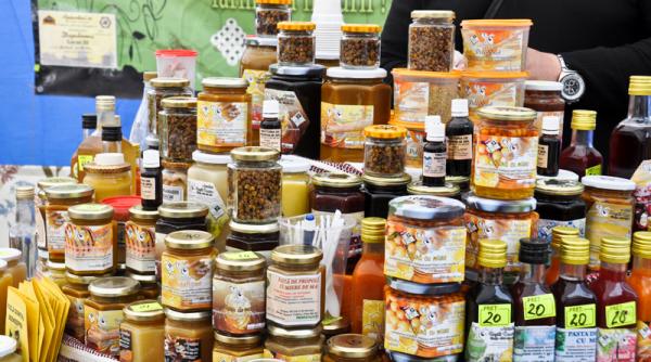 targul national al mierii se deschide vineri pe platforma apicola baneasa