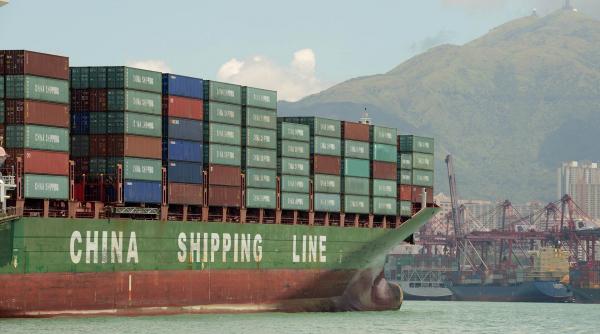 donald trump loveste din nou beijing ul