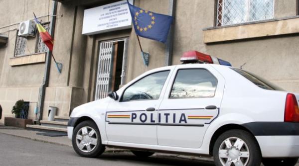 un barbat si femeie din cluj au fost retinuti pentru furtul a 57 000 de lei dintr o utilitara