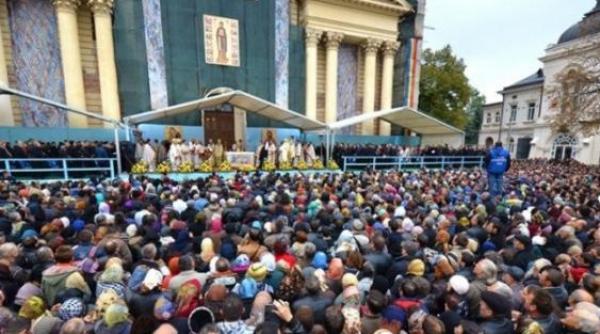 pelerinii care vin pentru hramul sfintei parascheva se vor putea inchina si la moastele sfintei ecaterina