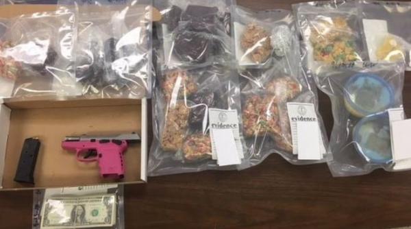 doua femei au fost arestate pentru ca vindeau dulciuri cu marijuana in biserica