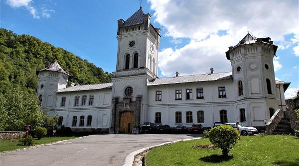 manastirea tismana reparata de un dorel insolvent