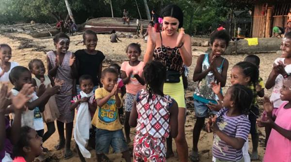 paula chirila ia lectii de parenting de la triburile din madagascar cand o sa ajung acasa o sa ii dau mai multa libertate carlei