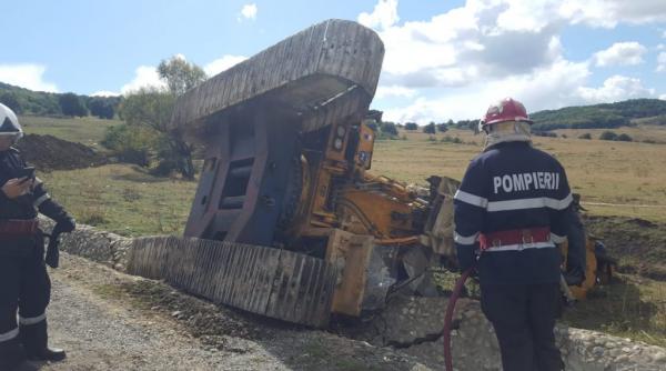 un barbat si a pierdut viata dupa ce s a rasturnat cu un utilaj greu in zona partiei de schi de pe dealul cocosului din bistrita
