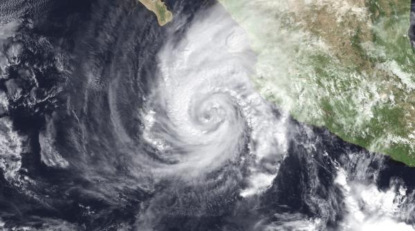 mexic uraganul rosa s a intensificat si a fost ridicat la categoria a 4 a