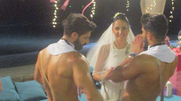 andreea devine mireasa pe insula iubirii in timp ce gabi dispare noaptea in ocean