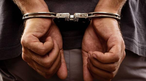 un barbat din pitesti a fost retinut pentru santaj si camatarie