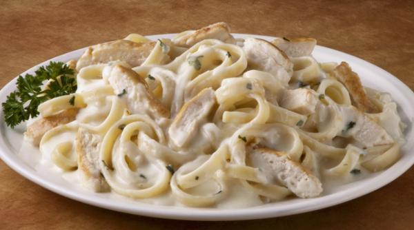 reteta zilei fettuccine alfredo
