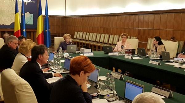 executivul va aproba modificari la normele de aplicare la legea privind regimul liberei circulatii a cetatenilor romani in strainatate