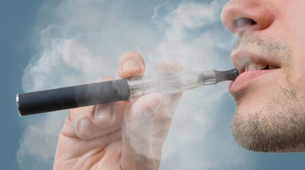 senatul a respins propunerea legislativa privind interzicerea tigaretelor electronice in spatiile publice inchise