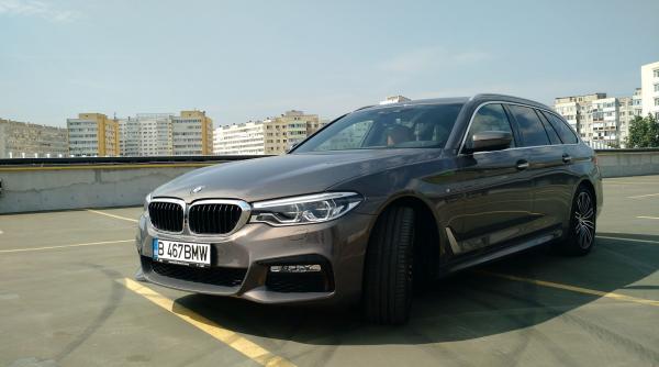 touring de lux pentru familii cu dare de mana