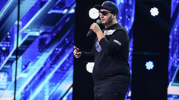 primul roman care si a dat licenta in versuri vine la x factor