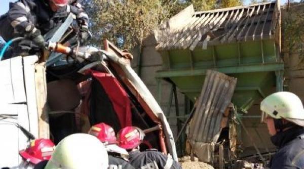 accident mortal in alba un sofer si a pierdut viata dupa ce s a rasturnat cu autocamionul in balastiera din localitatea mihalt