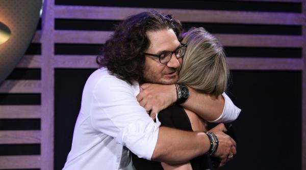 vizita surpriza pe platoul chefi la cutite pentru florin dumitrescu