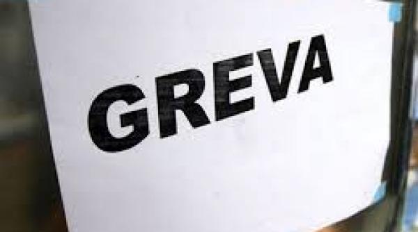 peste 100 de angajati de la administratia strazilor in greva spontana