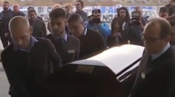 sicriul cu trupul neinsufletit al marelui fotbalist ilie balaci a fost depus la stadionul ion obemenco