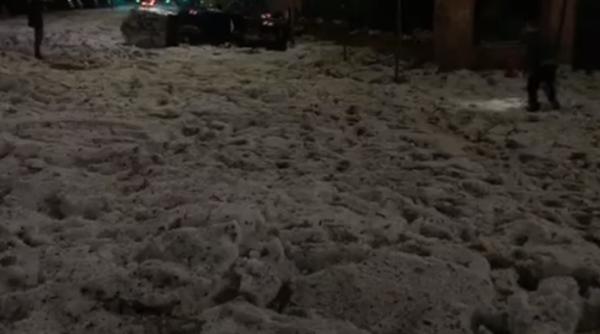 video caderi masive de grindina la roma avertizarea de furtuna este inca in vigoare