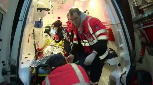 caz socant la brasov o tanara de 17 ani insarcinata transportata la spital dupa ce concubinul i a dat foc