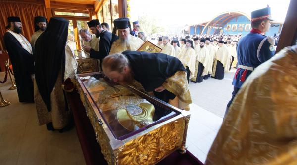 a inceput pelerinajul la moastele sf dimitrie