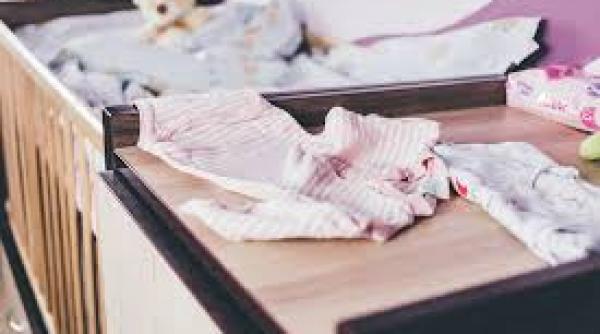 creatorul unui patut pentru copii in care un bebelus a murit sufocat condamnat la inchisoare