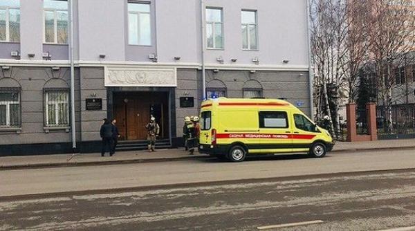 rusia un mort si trei raniti in urma unei explozii in apropierea biroului fsb de la arhanghelsk