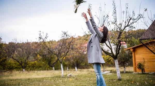 alina puscas sarbatorita pe platourile de filmare ale serialului fructul oprit imi doresc sa nu se schimbe nimic in viata mea