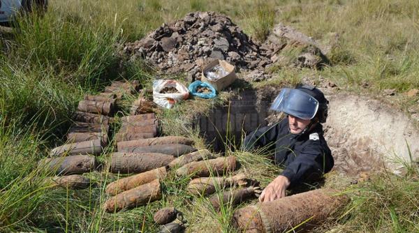 descoperire incredibila in arad 14 bombe de aruncator descoperite la marginea orasului