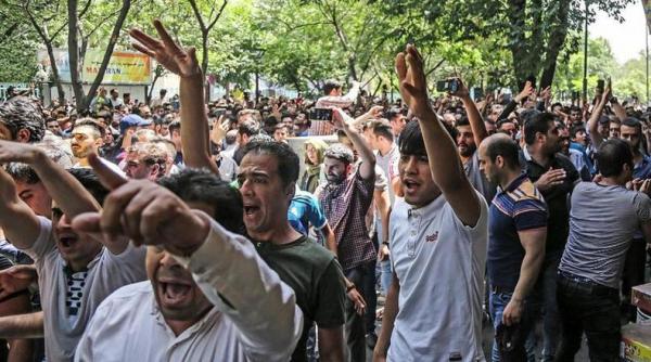 mii de iranieni au protestat impotriva reintroducerii sanctiunilor americane contra tarii lor