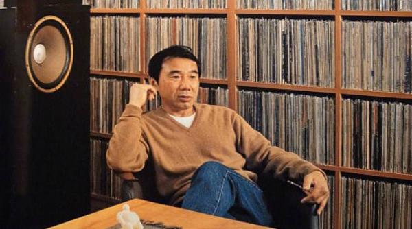 scriitorul haruki murakami a anuntat ca isi doneaza manuscrisele si discurile vinil unei universitati japoneze