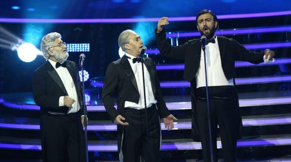 cosmin selesi primeste daruri de la colegii sai de la te cunosc de undeva inainte de plecarea in asia