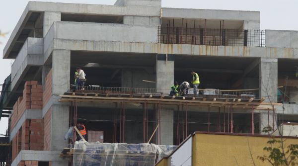 mii de straini vin sa munceasca in romania