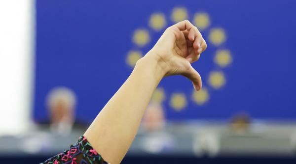 rezolutia a trecut raportul mcv da ordin romaniei sa mentina in functie statul paralel