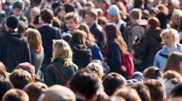 patru din zece romani traiesc de pe o zi pe alta