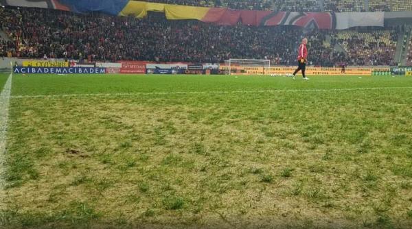 uti isi anunta disponibilitatea de a contribui la remedierea situatiei gazonului de pe arena nationala