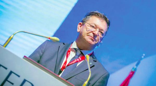 rusia acuza sua ca i fura sefia la interpol