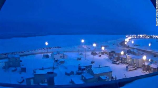 un intreg oras scufundat in intuneric timp de 2 luni