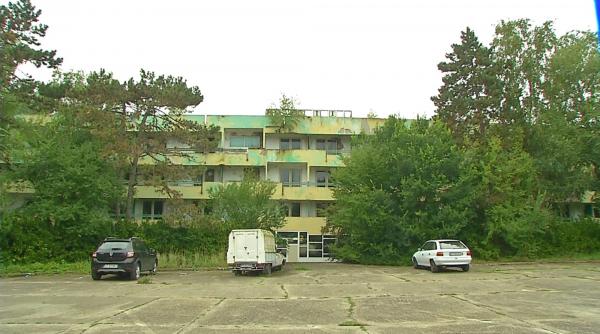 surorile fantoma de la malul marii