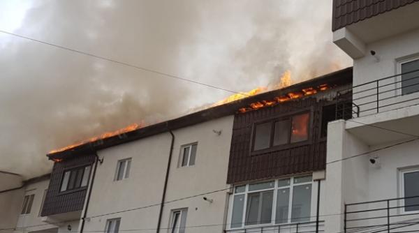 incendiu puternic la chiajna 20 de autospeciale actioneaza la fata locului