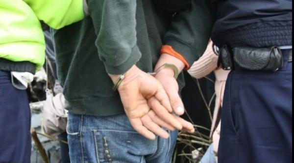 sute de materiale pirotehnice confiscate de politisti