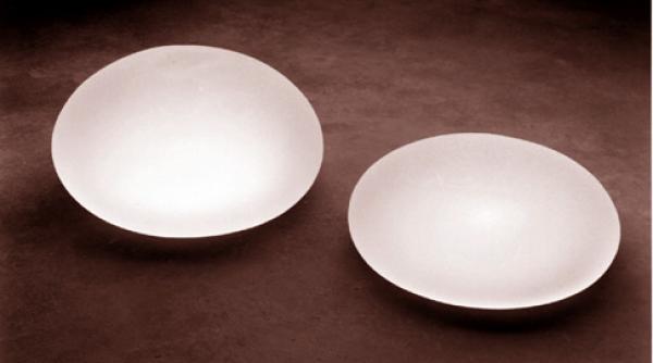 implanturile mamare ingrijoreaza cercetatorii