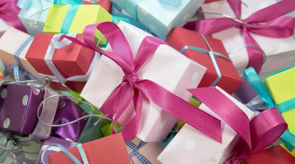 cadouri pentru profesori nu dai banul nu treci anul