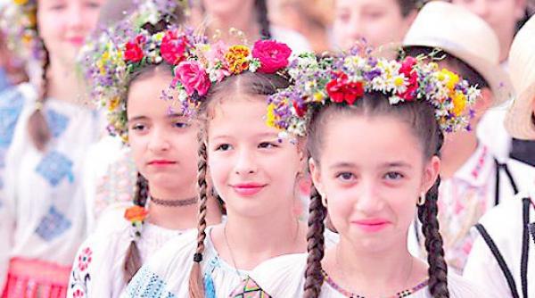 ia declarata uniforma pentru elevii din arges