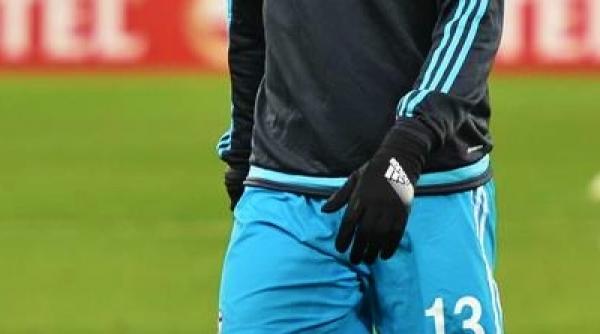 hotii i au spart casa unui fotbalist de la psg in timpul meciului cu liverpool