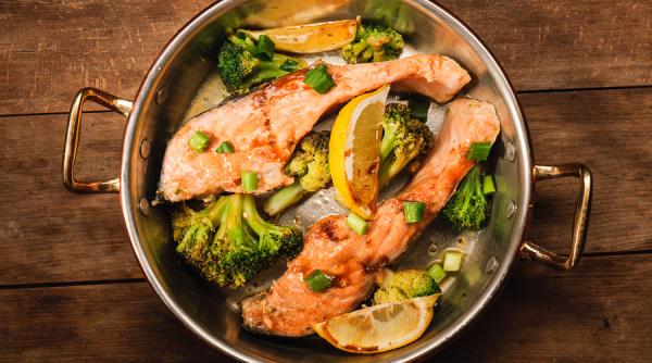 reteta zilei somon cu broccoli