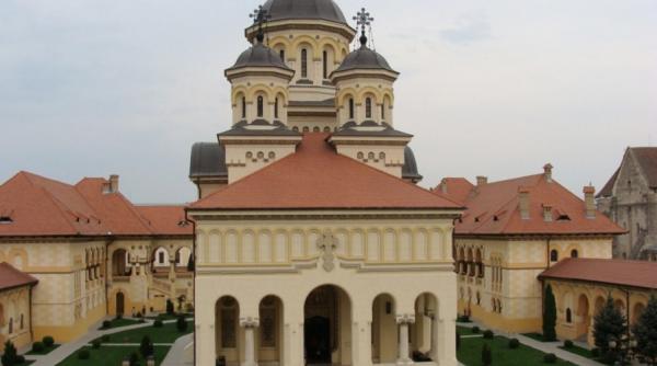 22 de copii gasiti dormind in catedrala din alba iulia