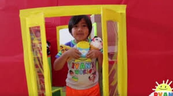 incredibil un baietel de sapte ani a castigat 22 de milioane de dolari cu canalul sau de youtube