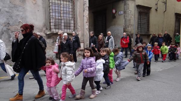 politistii cerceteaza cazul educatoarei din vrancea